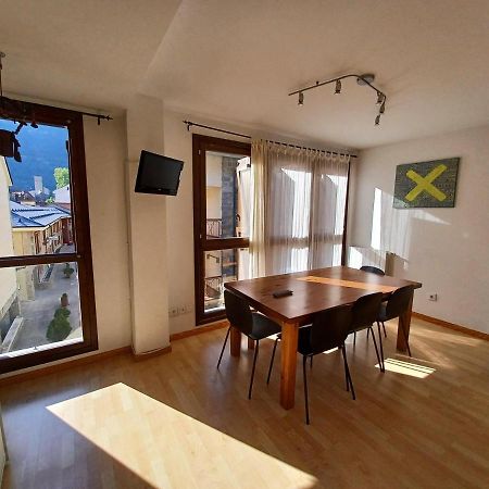Bonito apartamento en el centro de Biescas Exterior foto