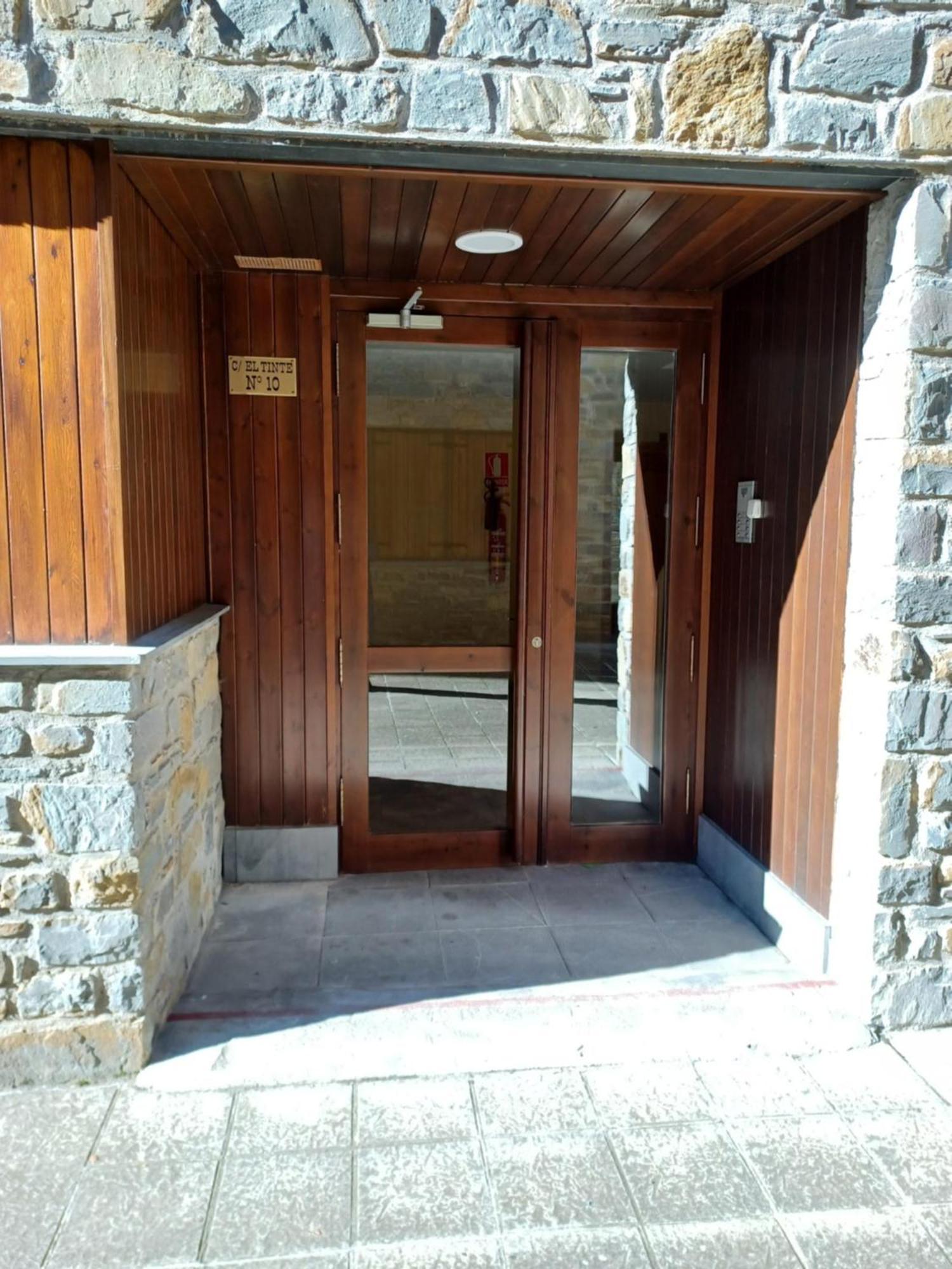 Bonito apartamento en el centro de Biescas Exterior foto